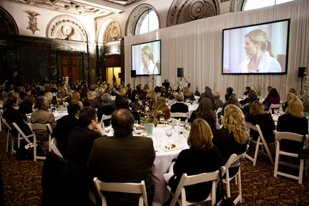 – Guests enjoy lunch at the inaugural Steppenwolf Salutes Women in the Arts fundraiser.