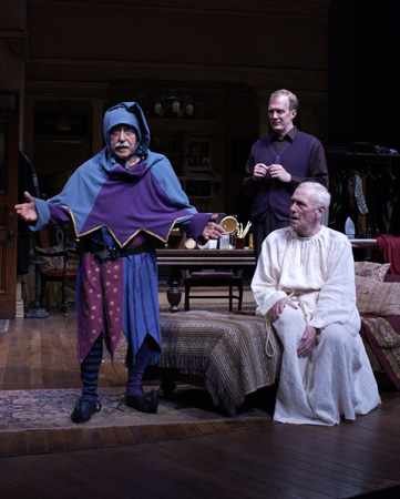 Mike Nussbaum with ensemble members John Mahoney and Tracy Letts