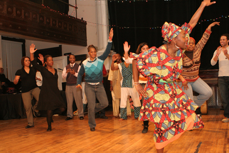 Muntu Dance Theatre teaching the crowd to dance.