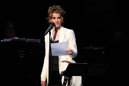 Sandra Bernhard